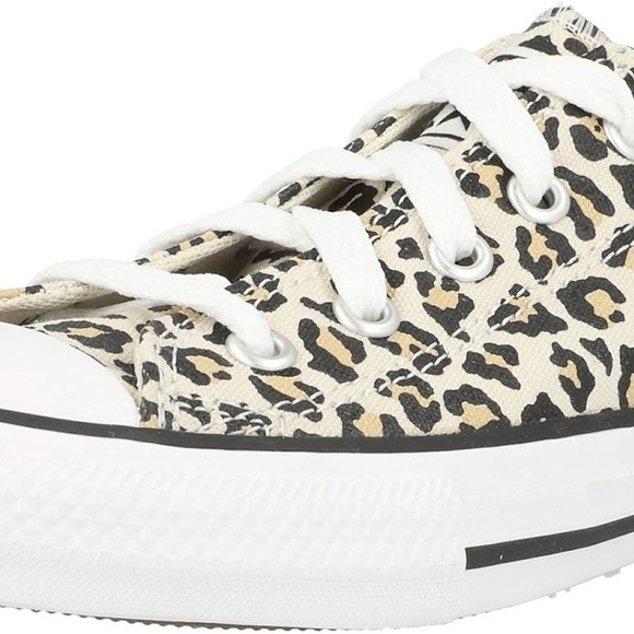 SOLD💥Convers Girls Sneaker - Picture 2 of 10